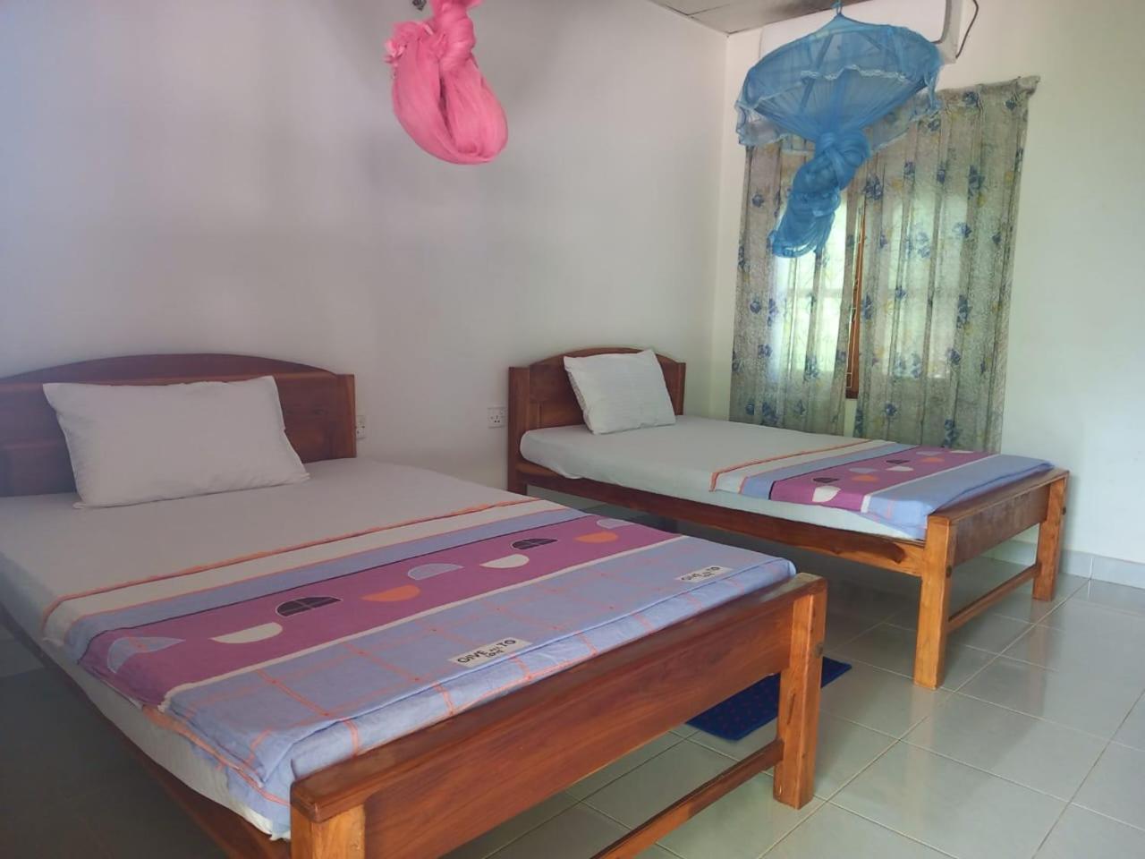 Hotel Sea Shadow Trincomalee Exterior photo